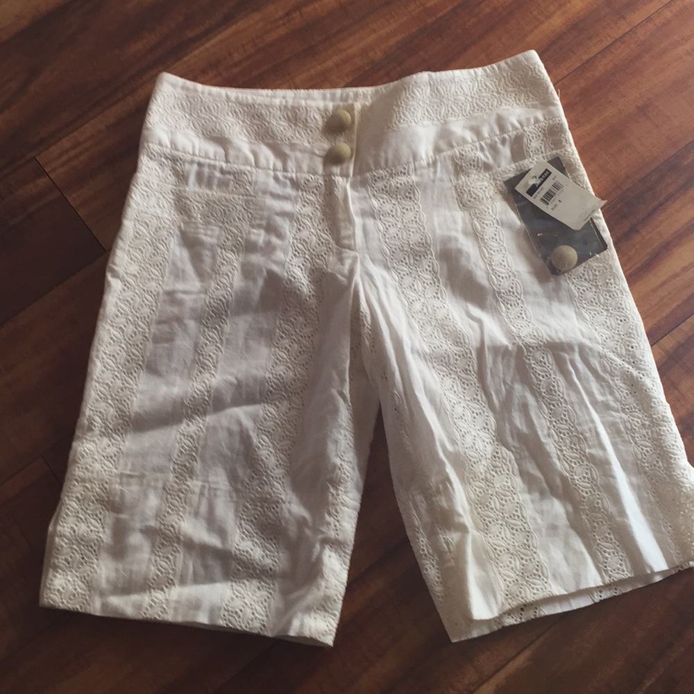 JAK & RAE size 4 embroidered  Ivory color new